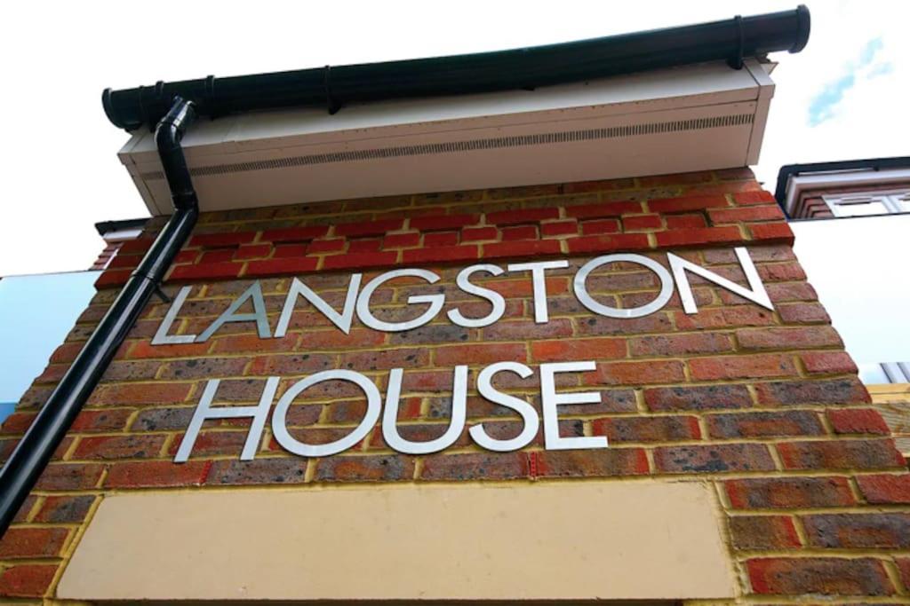 Langston House: 2 Bed, 2 Bath Luxury Apartment Hedgerley Luaran gambar